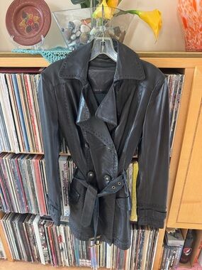 PRICE DROP: BENEDETTA NOVI’S RICH, FITTED, ITALIAN 42,LAMBSKIN LEATHER TRENCH CT